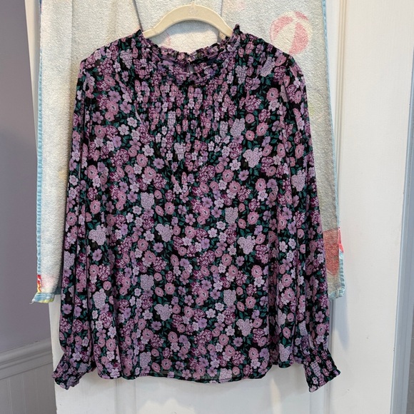 Scoop Tops - NWT Elegant Floral Women's Blouse in Black and Pink